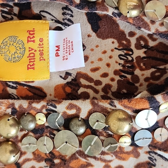 Ruby Rd Leopard Print V-Neck Top - Picture 8 of 8